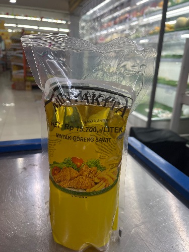 Minyak kita mnyk grg 1ltr reffil