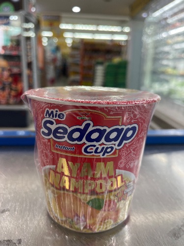 Sedaap mie cup ayam nampol 75gr